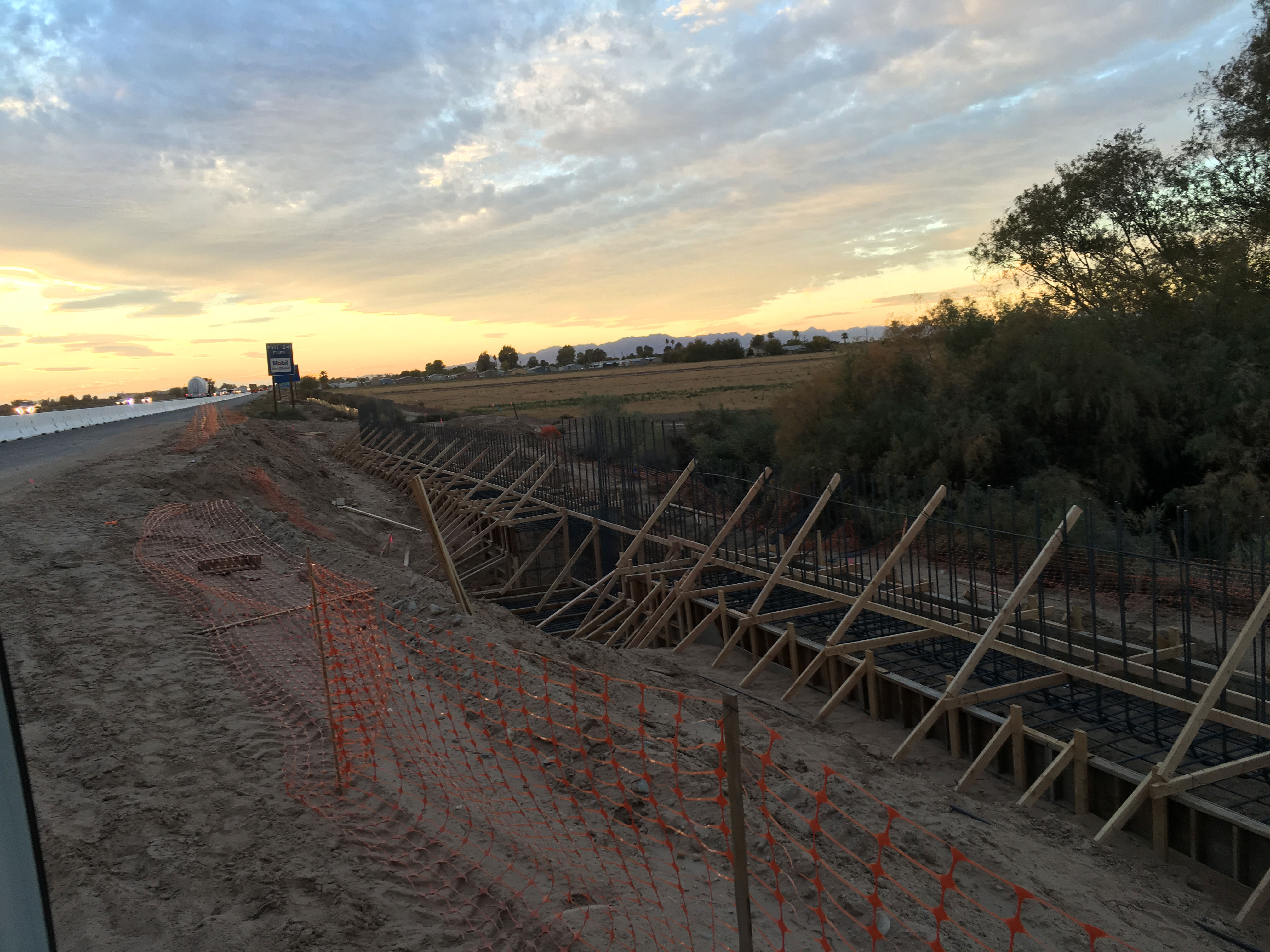 Hobson-Way-Indio-Skanska-Wall-Job